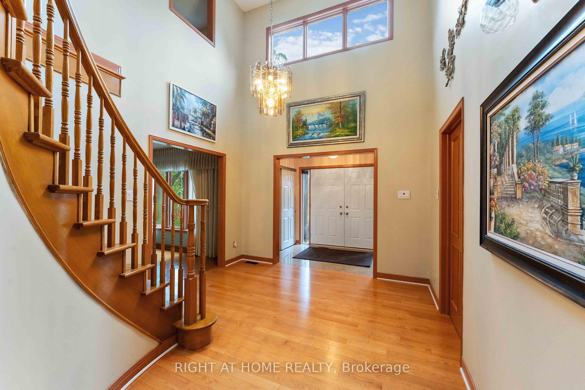 Photo 3 of 2 Muirfield Gardens, Ottawa, Cedar Hill/Orchard Estates — HOMEH