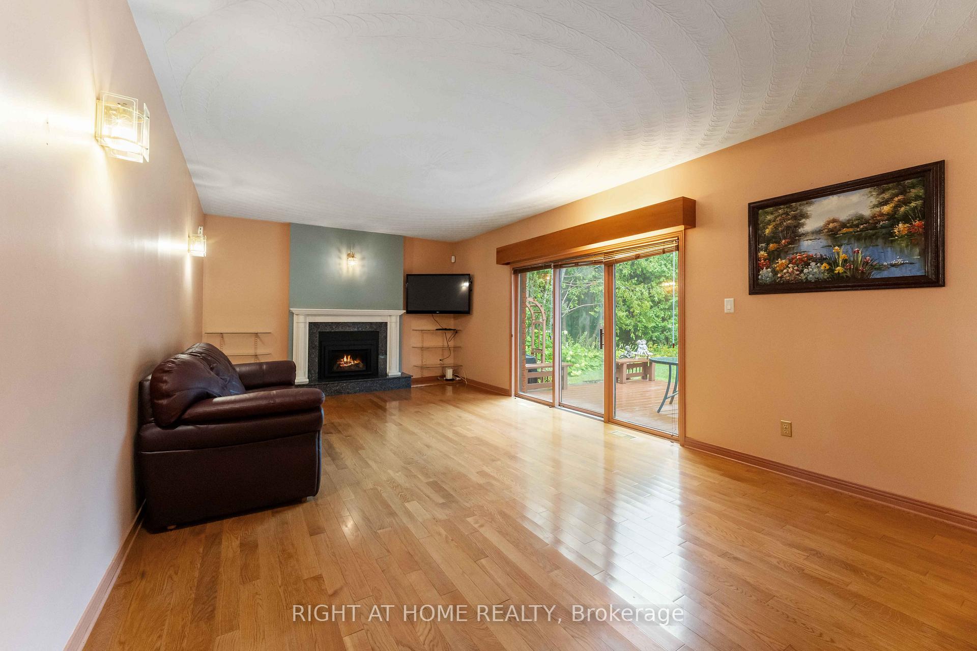 Photo 11 of 2 Muirfield Gardens, Ottawa, Cedar Hill/Orchard Estates — HOMEH