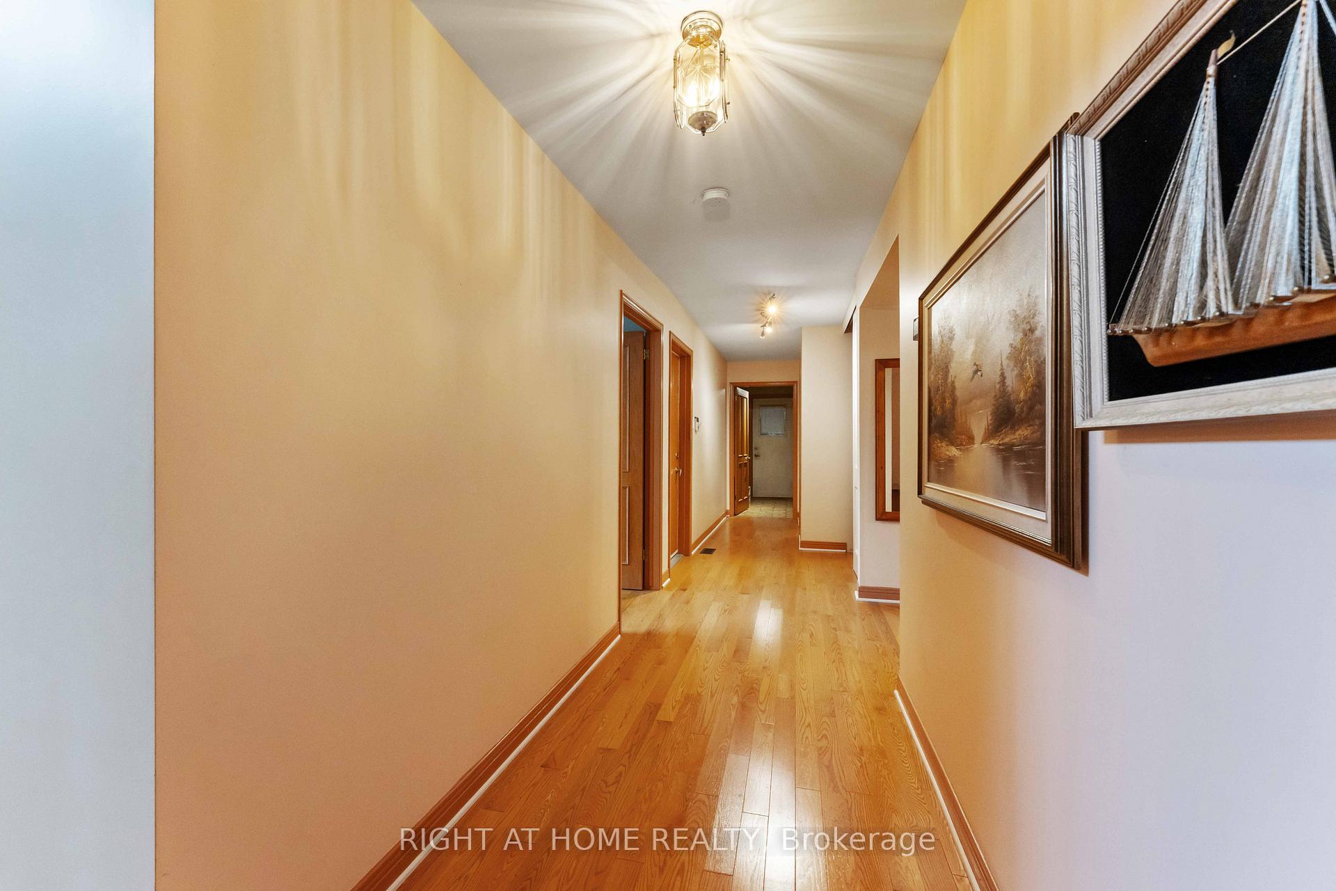 Photo 22 of 2 Muirfield Gardens, Ottawa, Cedar Hill/Orchard Estates — HOMEH