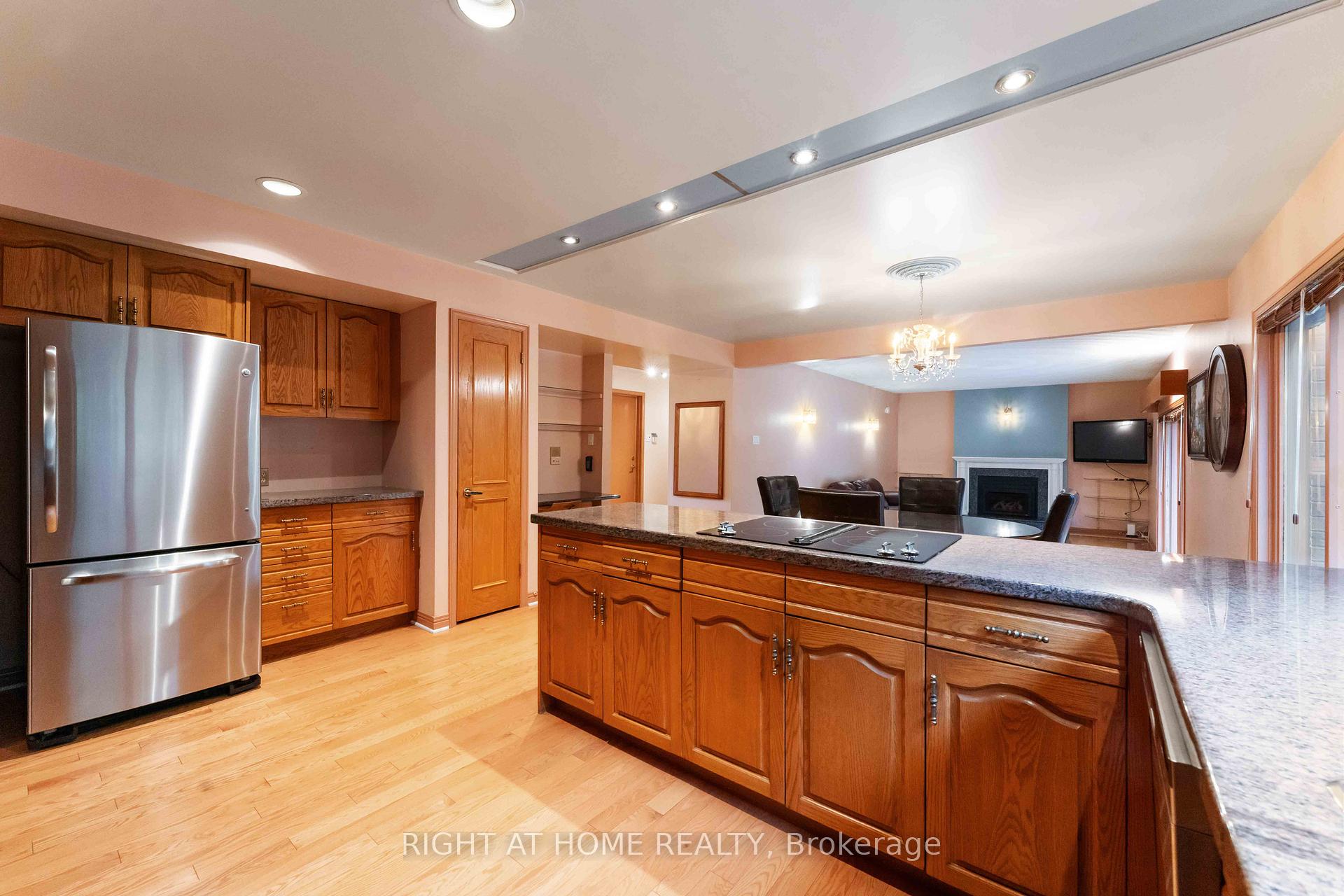 Photo 17 of 2 Muirfield Gardens, Ottawa, Cedar Hill/Orchard Estates — HOMEH