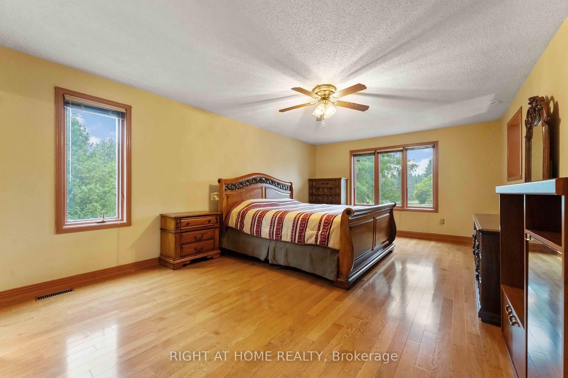 Photo 32 of 2 Muirfield Gardens, Ottawa, Cedar Hill/Orchard Estates — HOMEH