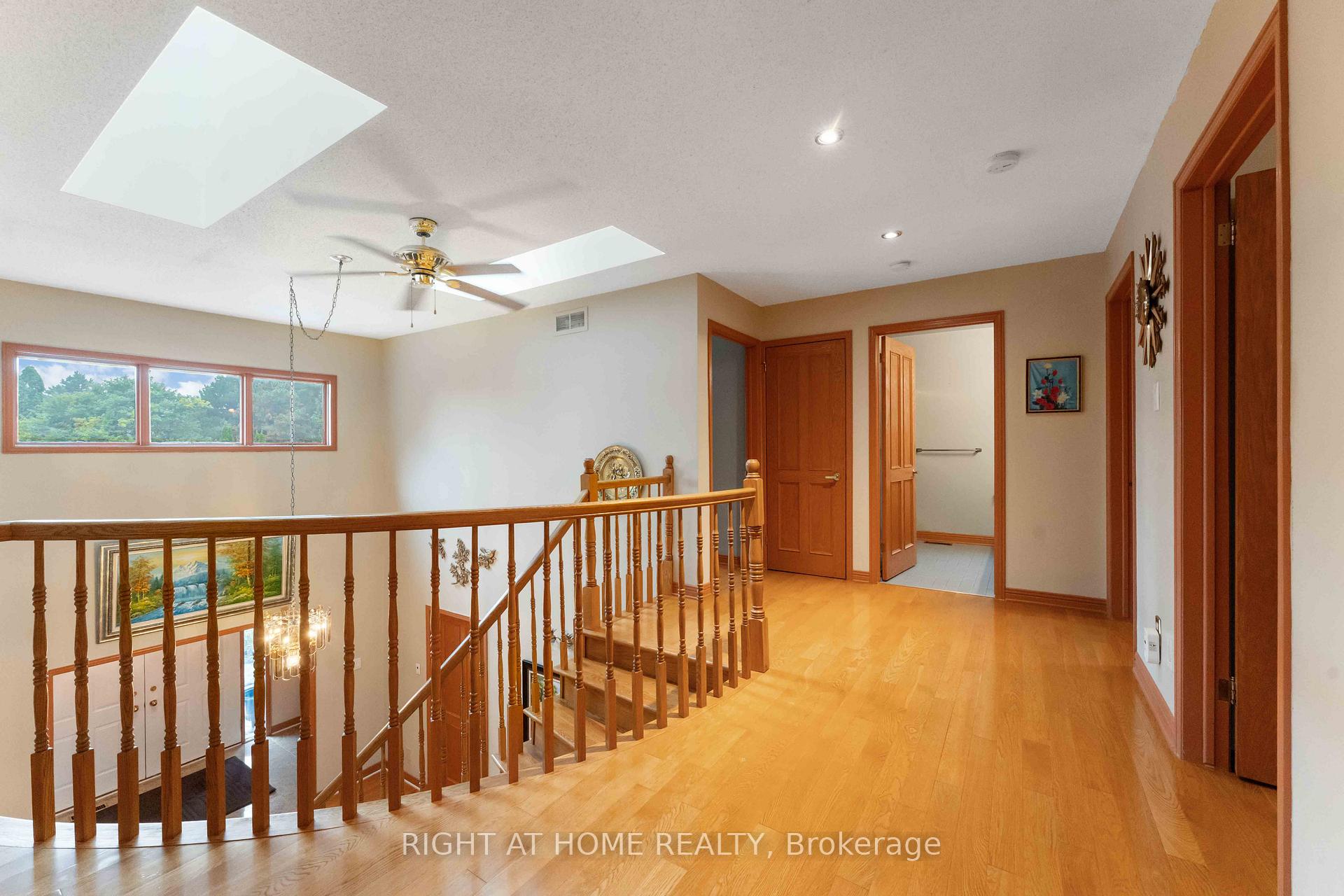 Photo 13 of 2 Muirfield Gardens, Ottawa, Cedar Hill/Orchard Estates — HOMEH