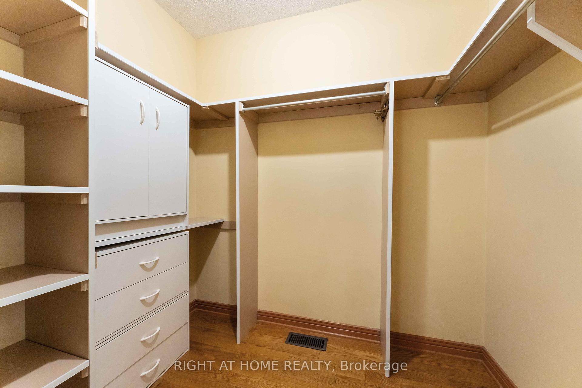 Photo 23 of 2 Muirfield Gardens, Ottawa, Cedar Hill/Orchard Estates — HOMEH