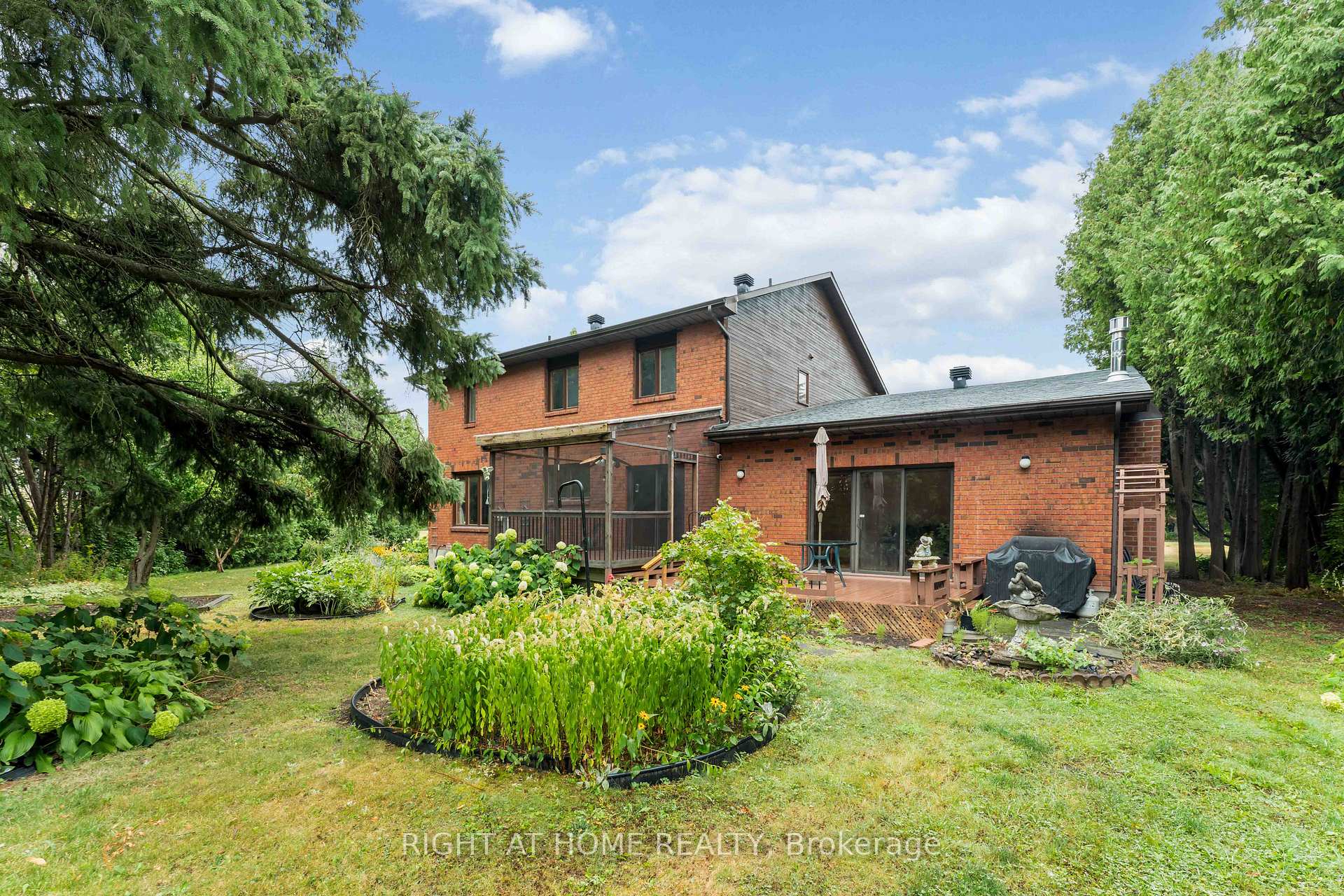 Photo 37 of 2 Muirfield Gardens, Ottawa, Cedar Hill/Orchard Estates — HOMEH