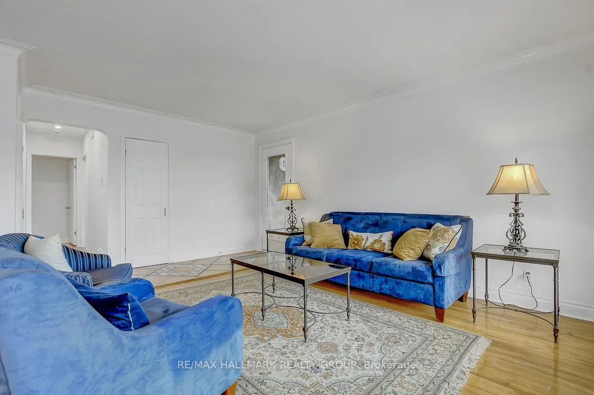 Photo 4 of 13 Dunham Street, Ottawa, Cardinal Heights — HOMEH