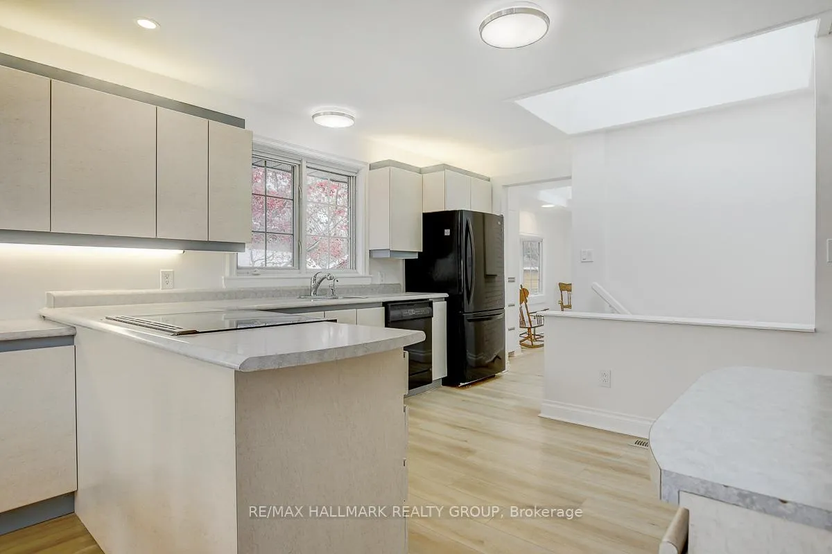 Photo 7 of 13 Dunham Street, Ottawa, Cardinal Heights — HOMEH
