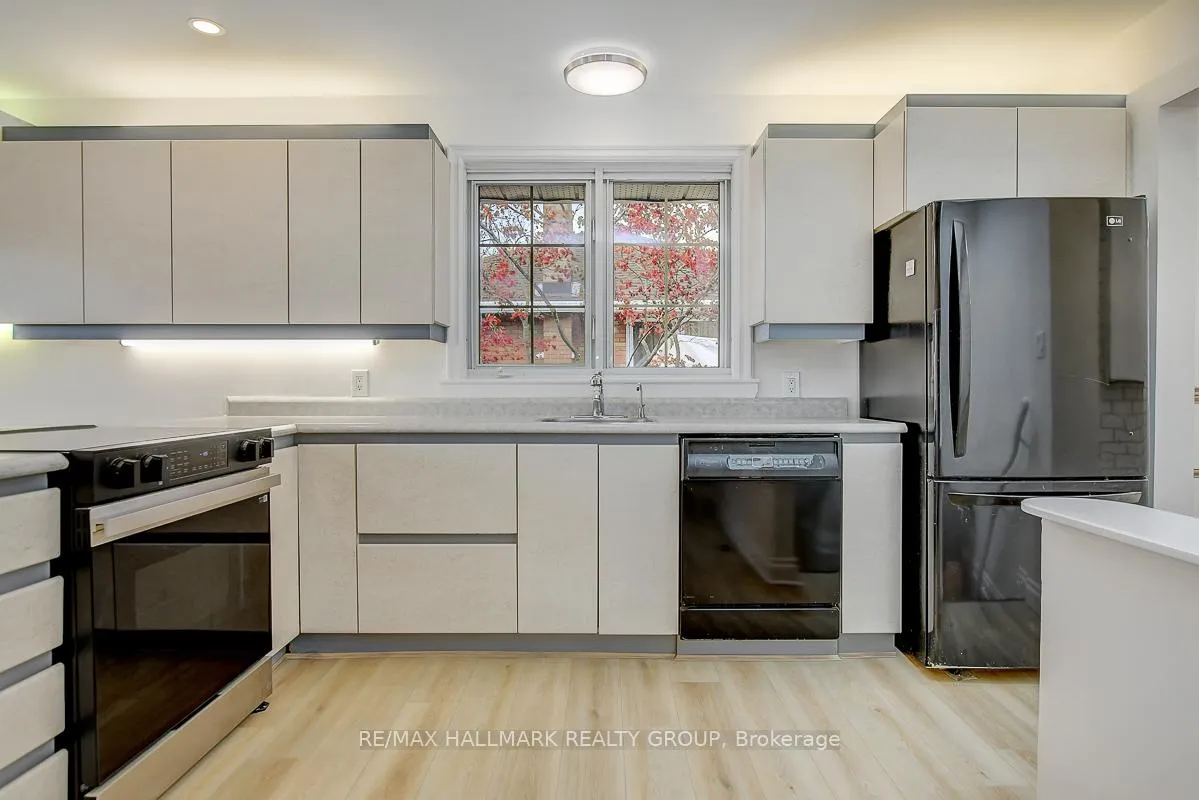 Photo 9 of 13 Dunham Street, Ottawa, Cardinal Heights — HOMEH