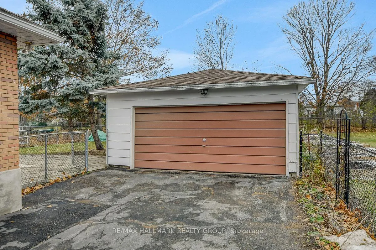 Photo 34 of 13 Dunham Street, Ottawa, Cardinal Heights — HOMEH