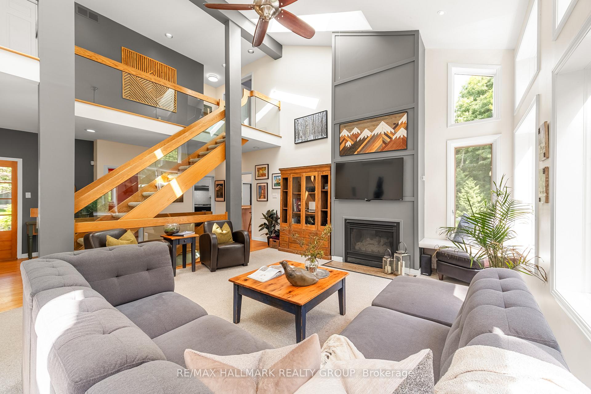 Photo 4 of 4790 Massey Lane, Ottawa, Rothwell Heights — HOMEH