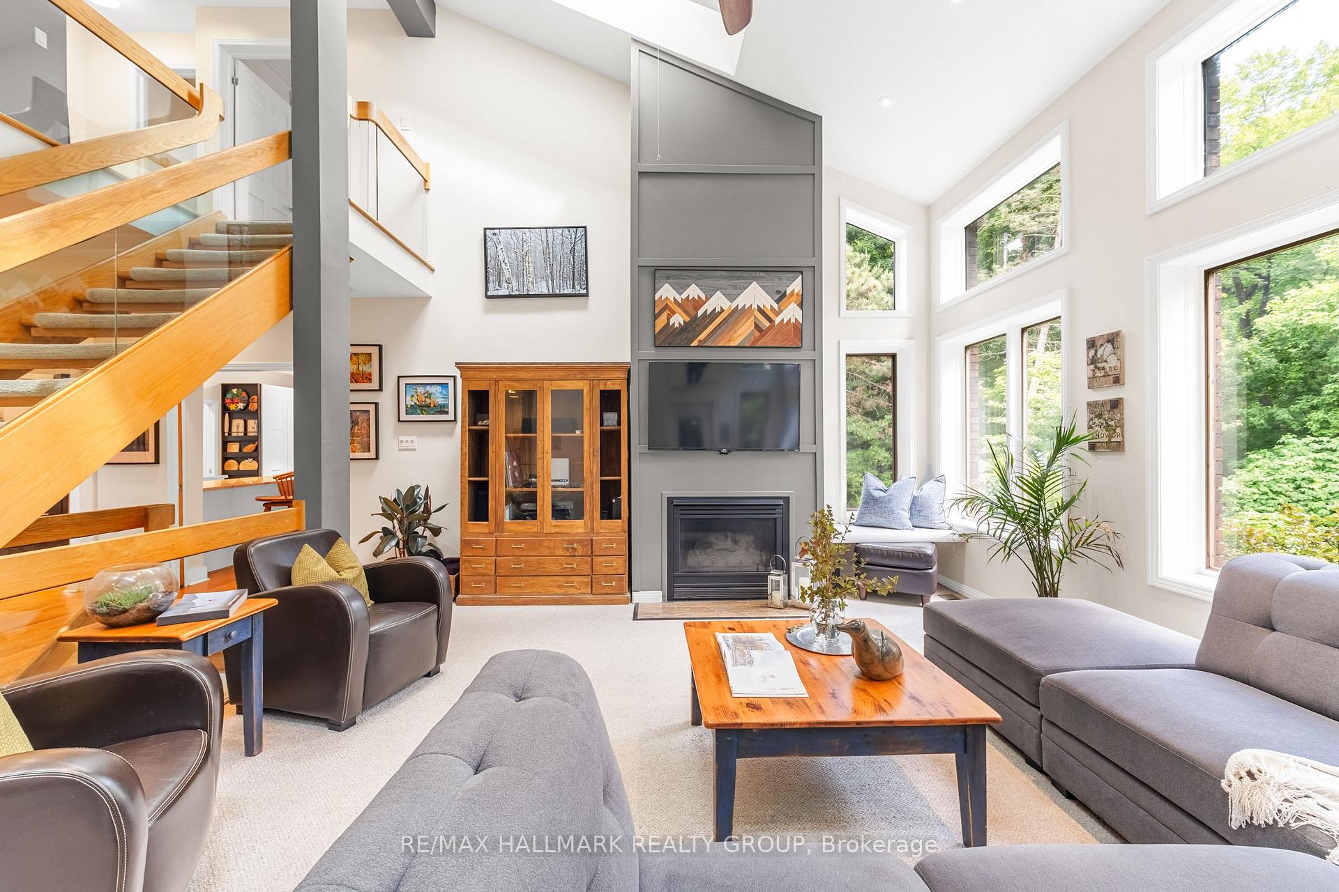 Photo 5 of 4790 Massey Lane, Ottawa, Rothwell Heights — HOMEH
