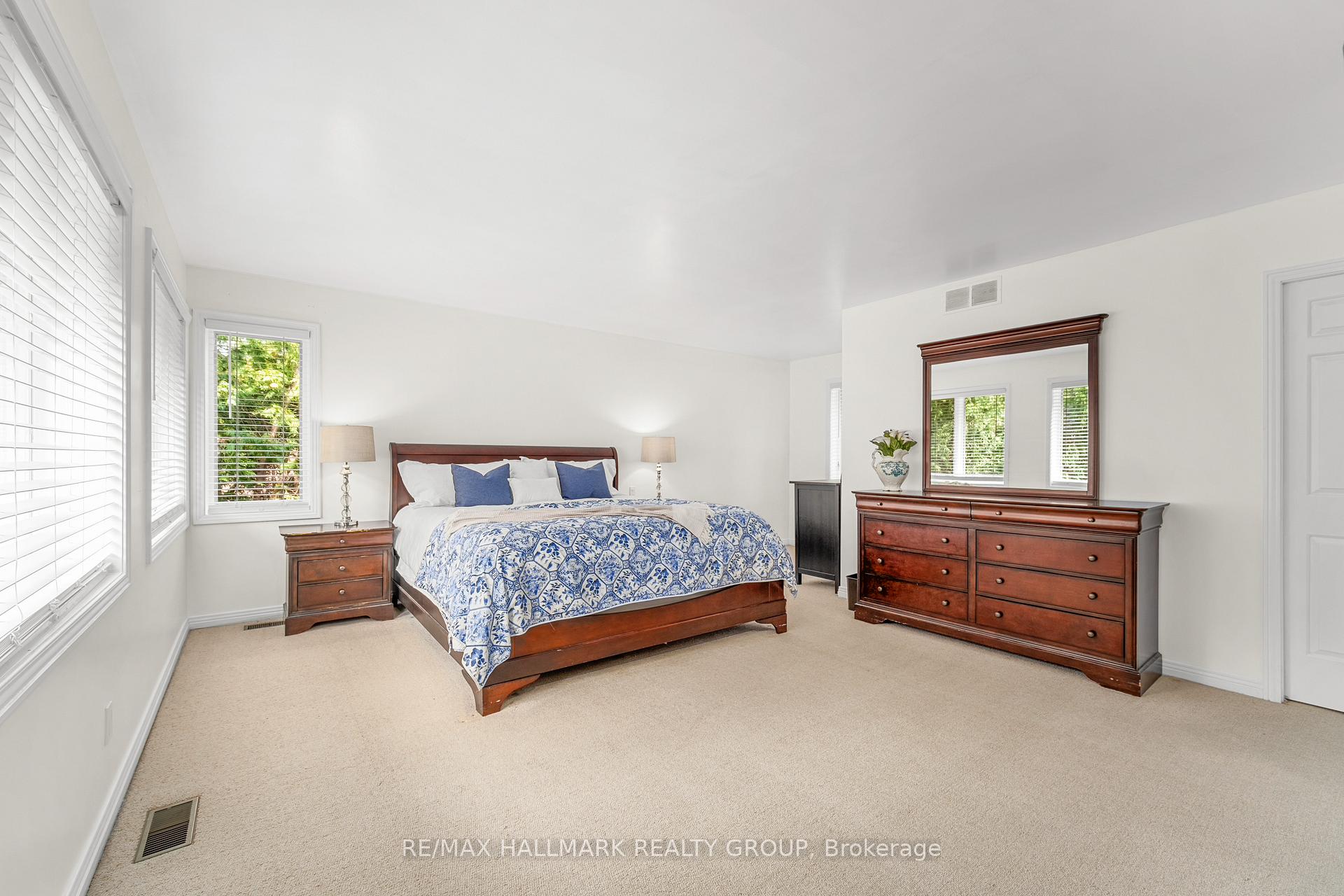 Photo 21 of 4790 Massey Lane, Ottawa, Rothwell Heights — HOMEH