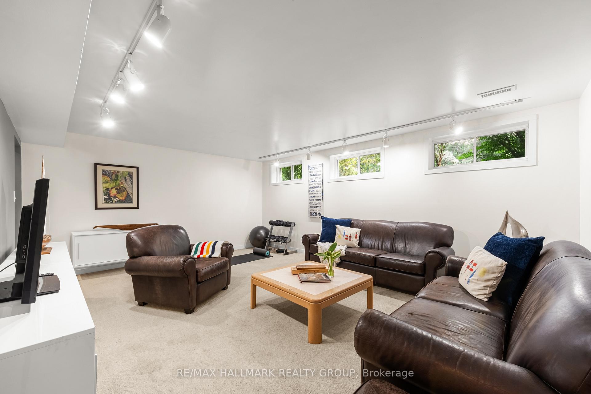 Photo 31 of 4790 Massey Lane, Ottawa, Rothwell Heights — HOMEH