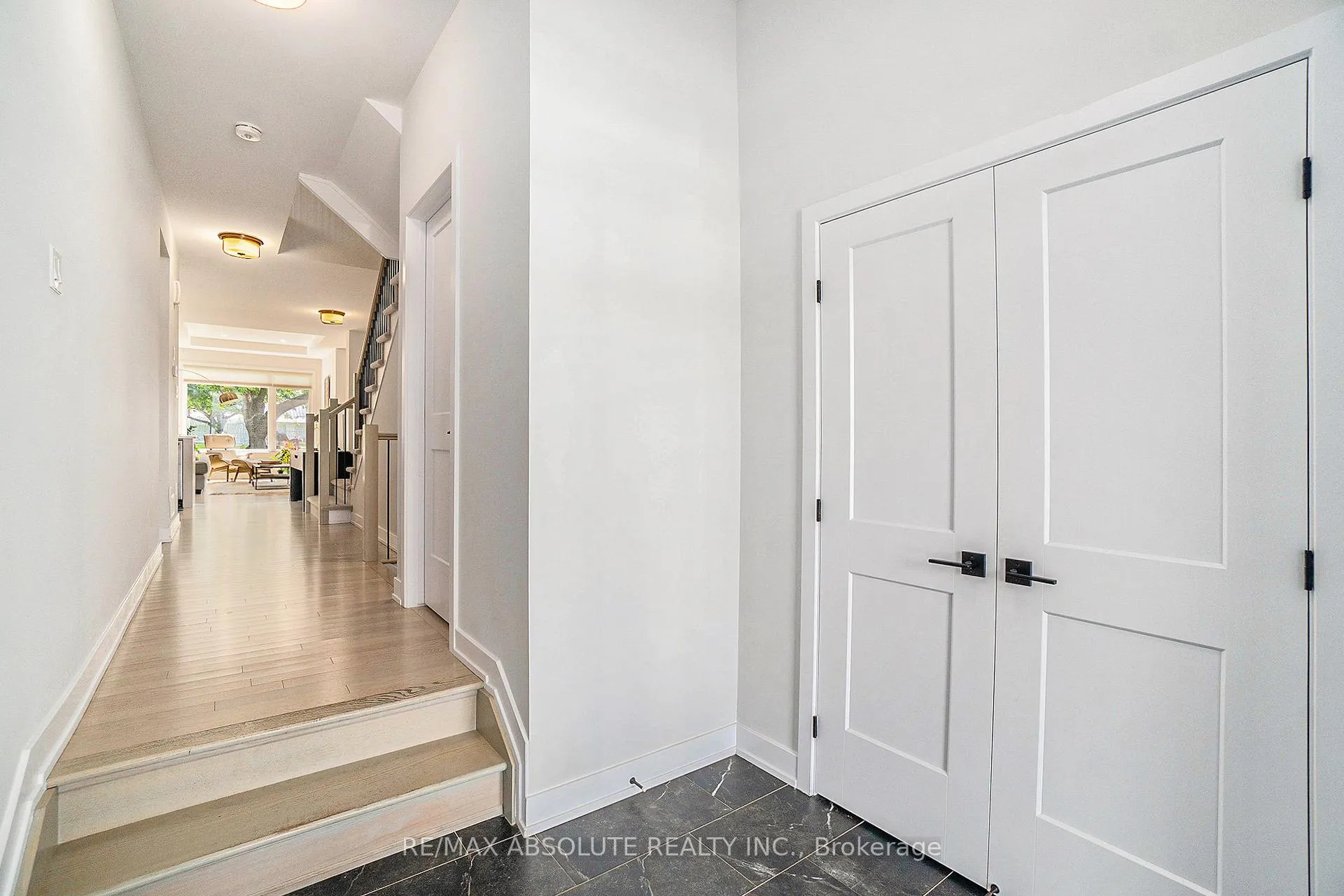 Photo 3 of 29 Mac Beattie Drive S, Arnprior — HOMEH