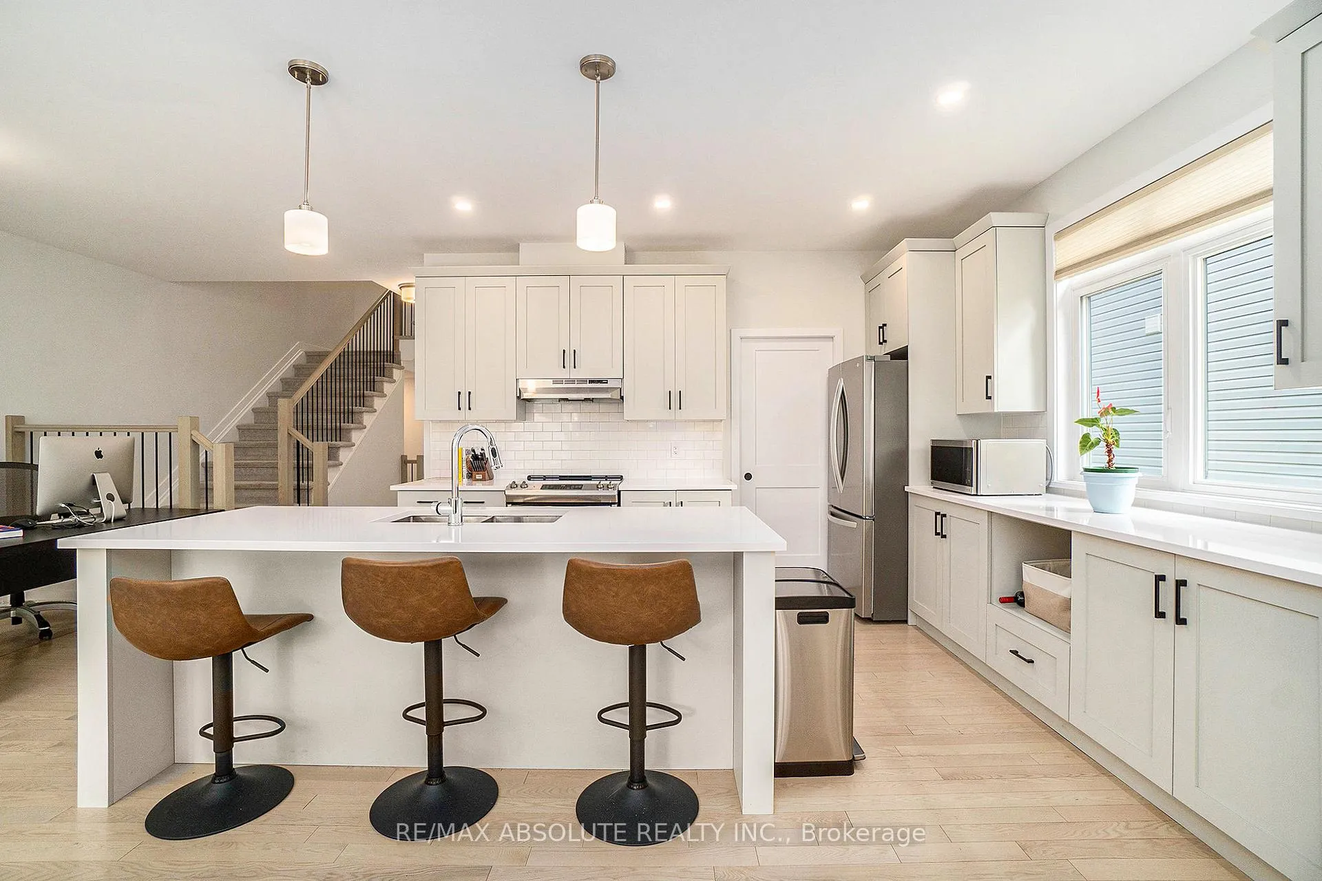 Photo 5 of 29 Mac Beattie Drive S, Arnprior — HOMEH