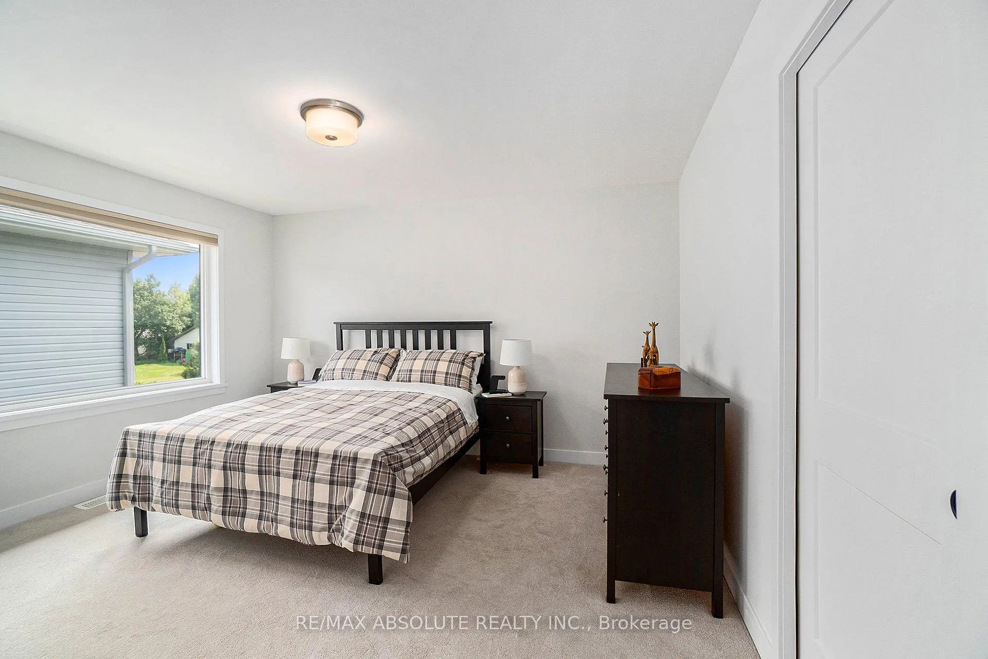 Photo 15 of 29 Mac Beattie Drive S, Arnprior — HOMEH