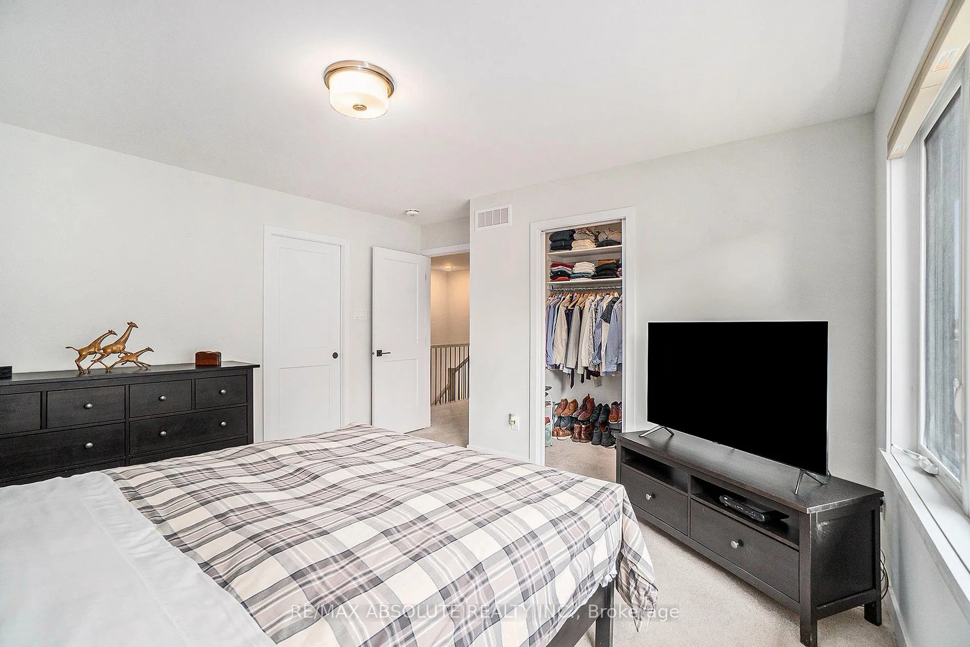 Photo 16 of 29 Mac Beattie Drive S, Arnprior — HOMEH