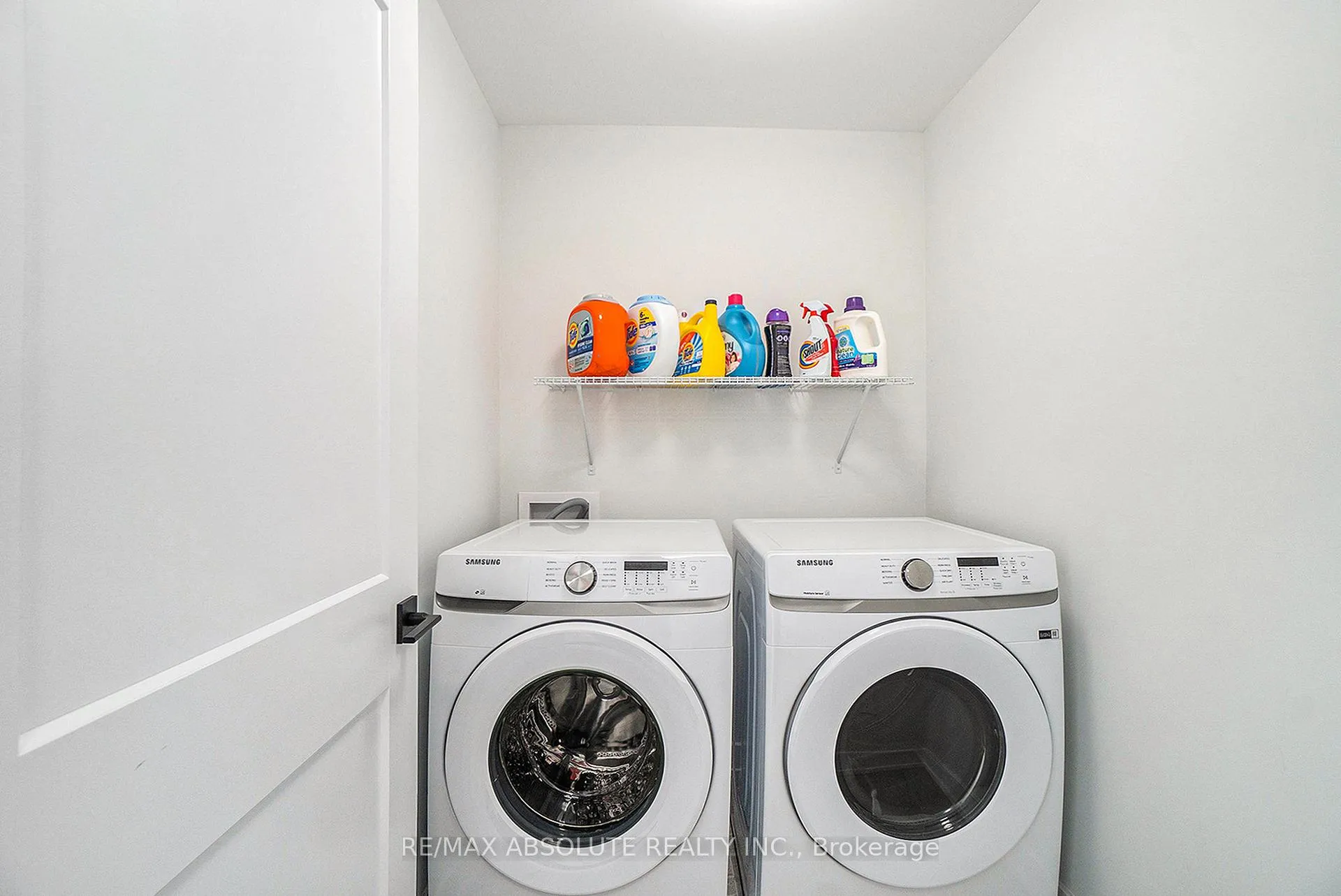 Photo 23 of 29 Mac Beattie Drive S, Arnprior — HOMEH