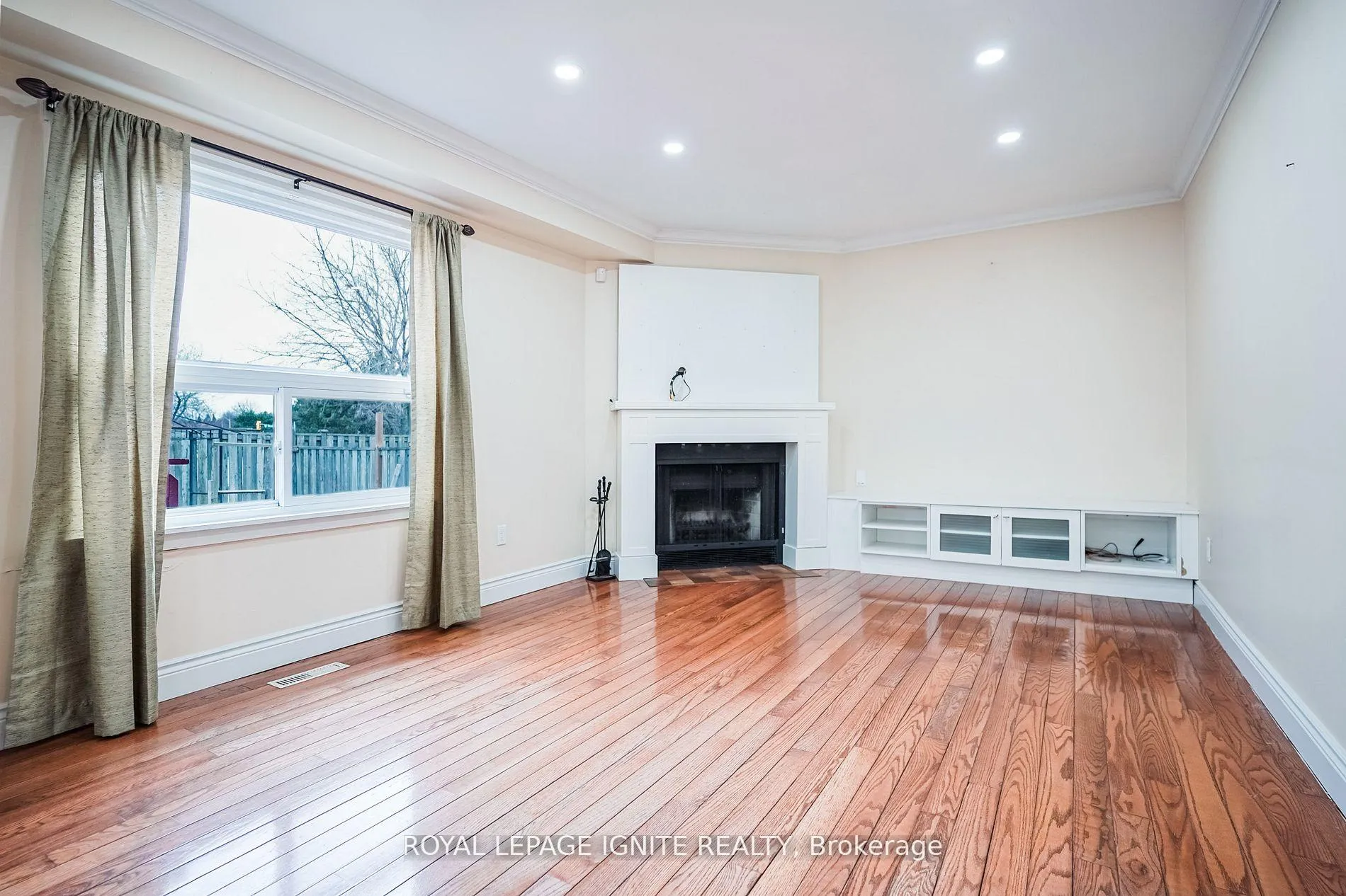 Photo 15 of Unit Main, 265 Wright Crescent, Ajax, Central — HOMEH