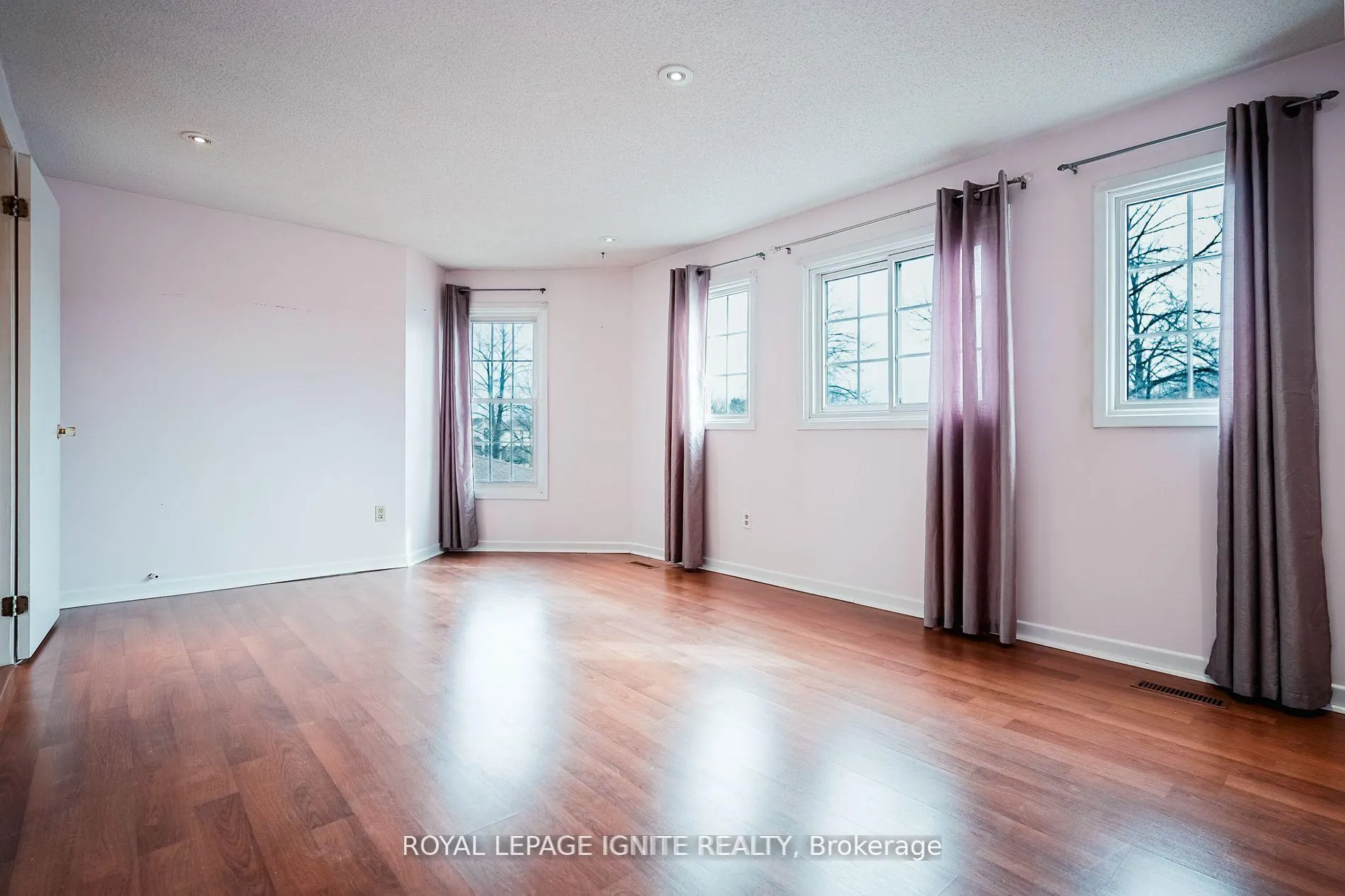 Photo 20 of Unit Main, 265 Wright Crescent, Ajax, Central — HOMEH