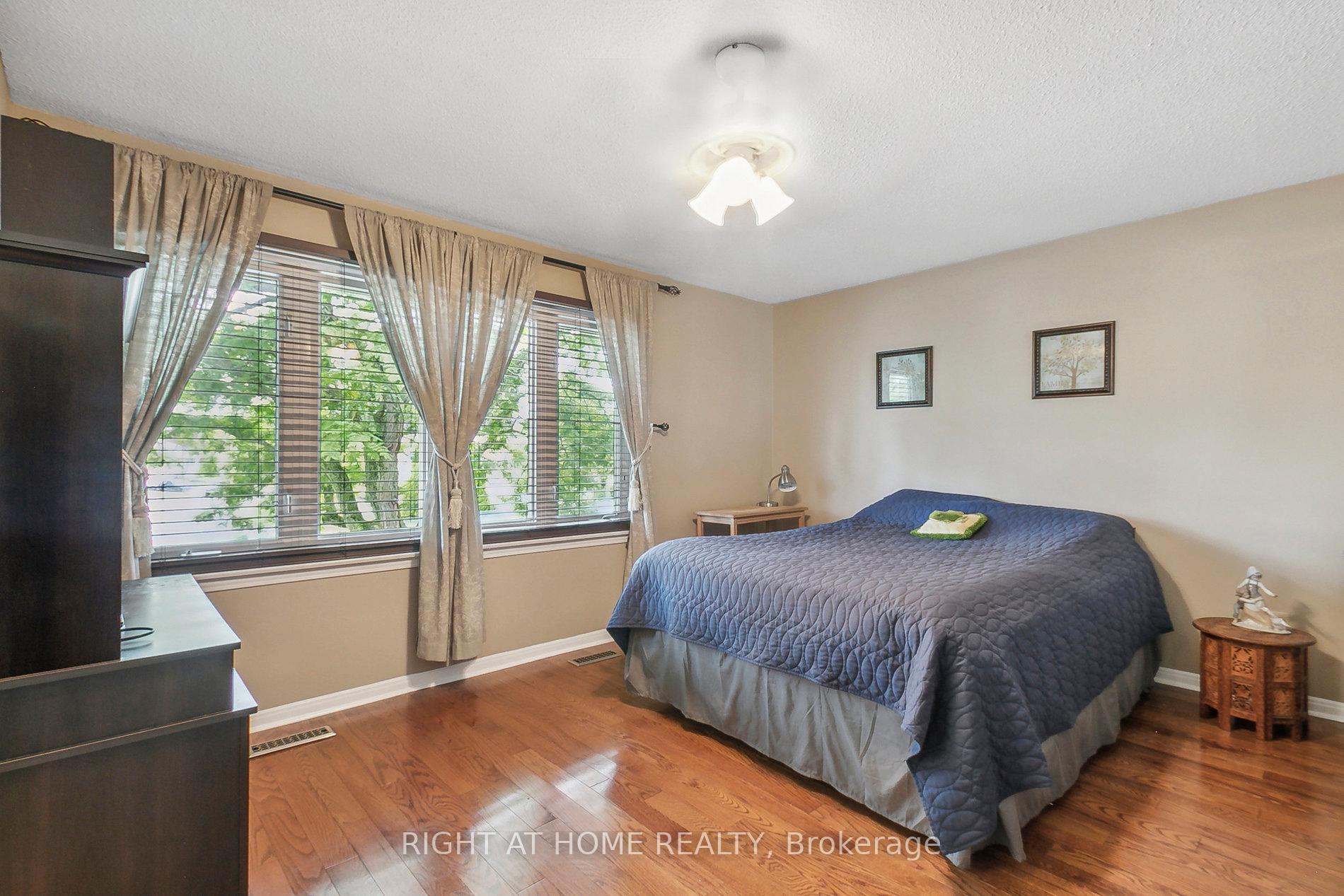Photo 12 of 258 Braymore Boulevard, Scarborough, Rouge — HOMEH