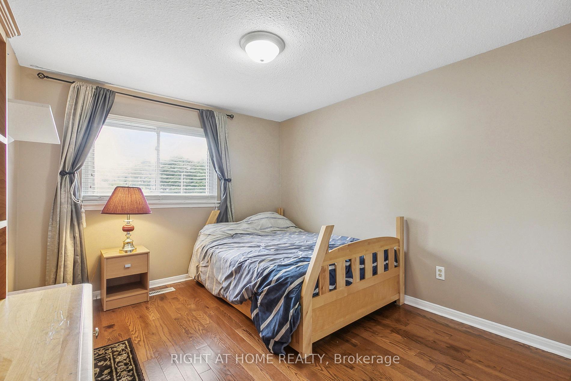 Photo 16 of 258 Braymore Boulevard, Scarborough, Rouge — HOMEH