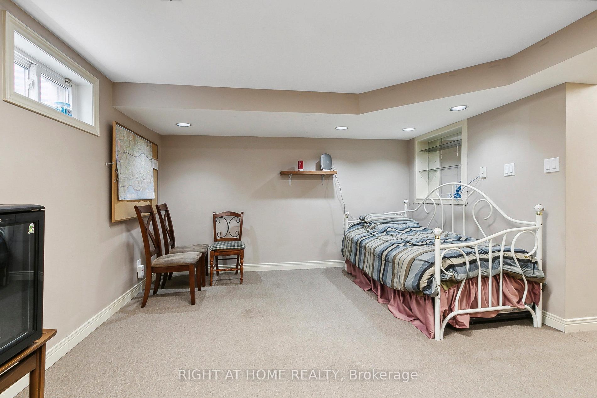 Photo 23 of 258 Braymore Boulevard, Scarborough, Rouge — HOMEH