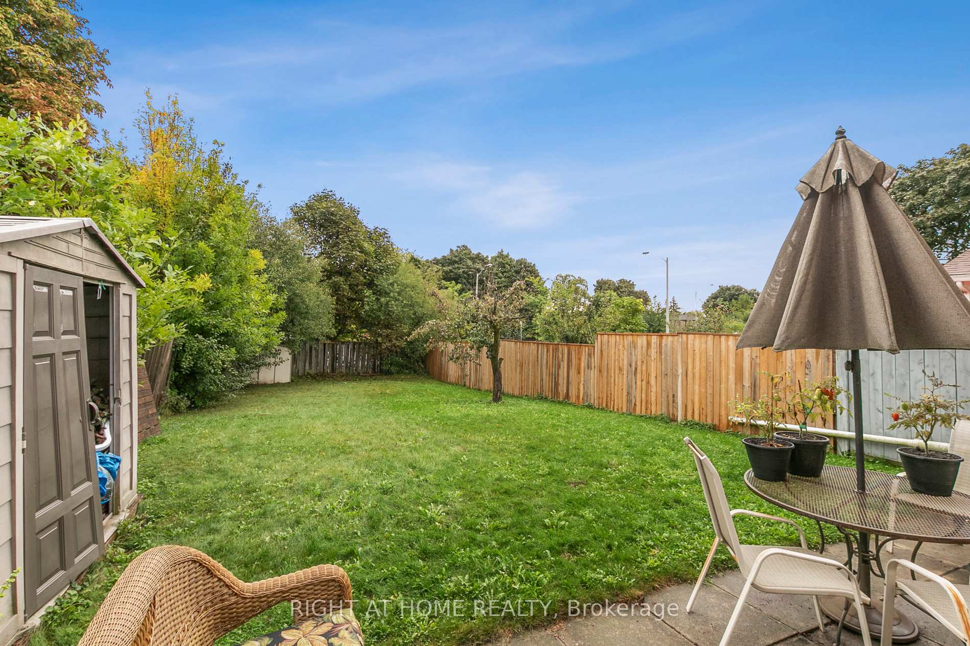 Photo 24 of 258 Braymore Boulevard, Scarborough, Rouge — HOMEH