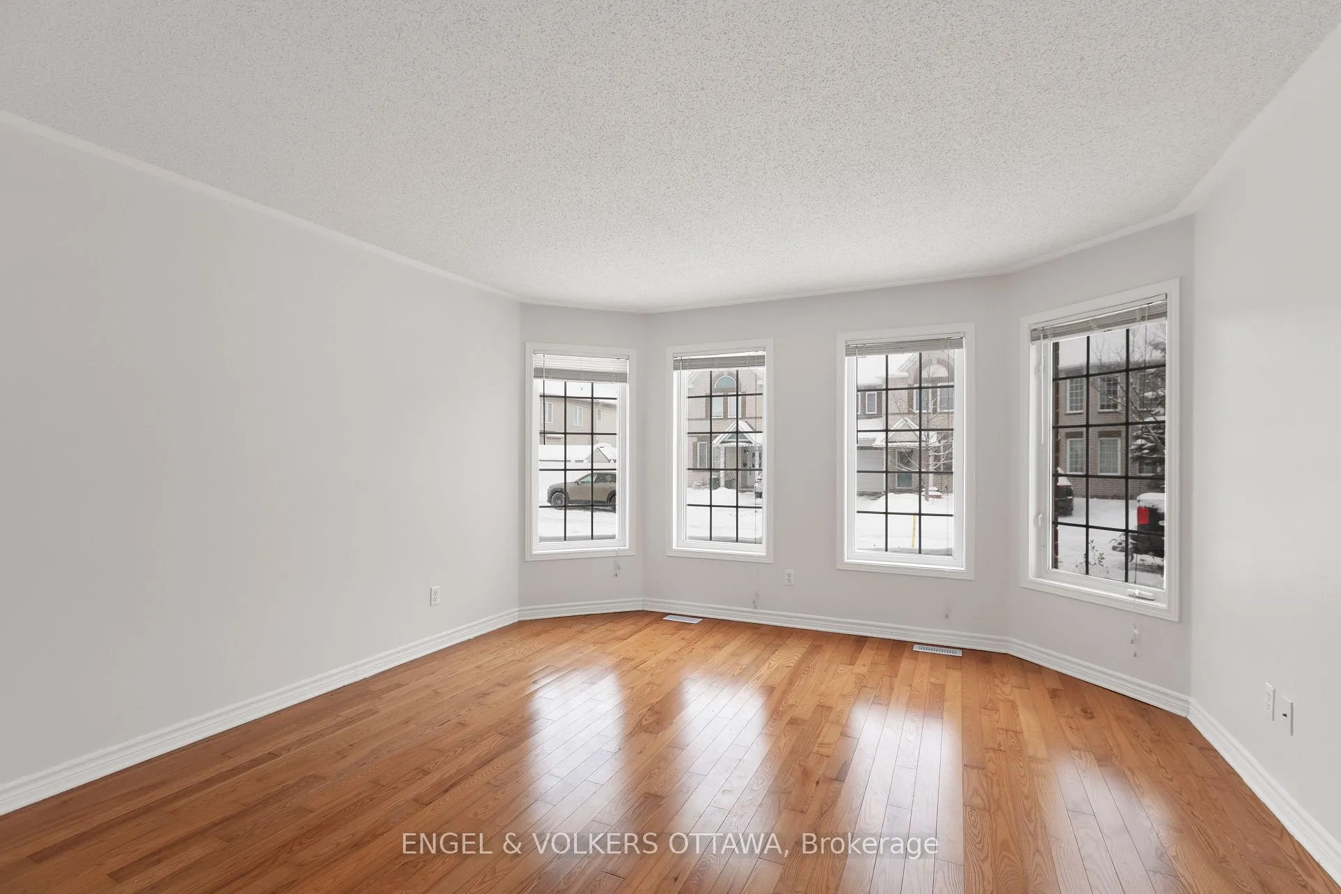 Photo 4 of 14 Gatesbury Street, Ottawa, Barrhaven - Longfields — HOMEH