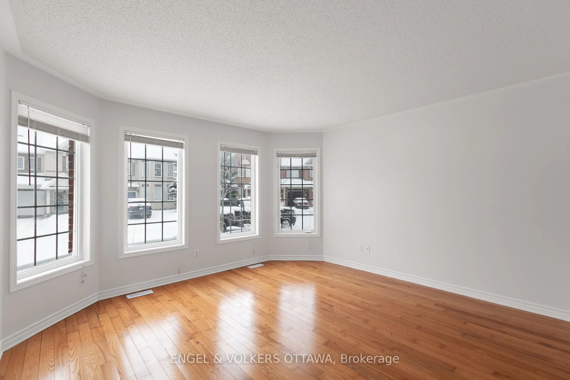 Photo 5 of 14 Gatesbury Street, Ottawa, Barrhaven - Longfields — HOMEH