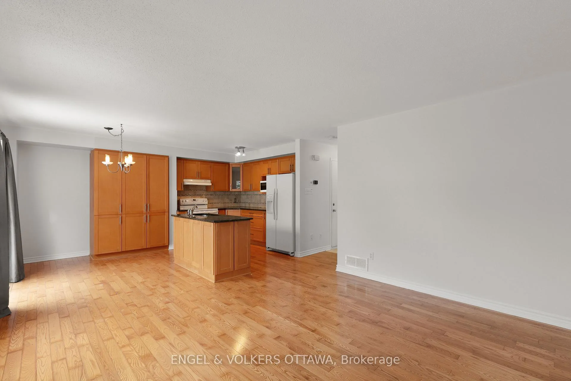 Photo 12 of 14 Gatesbury Street, Ottawa, Barrhaven - Longfields — HOMEH