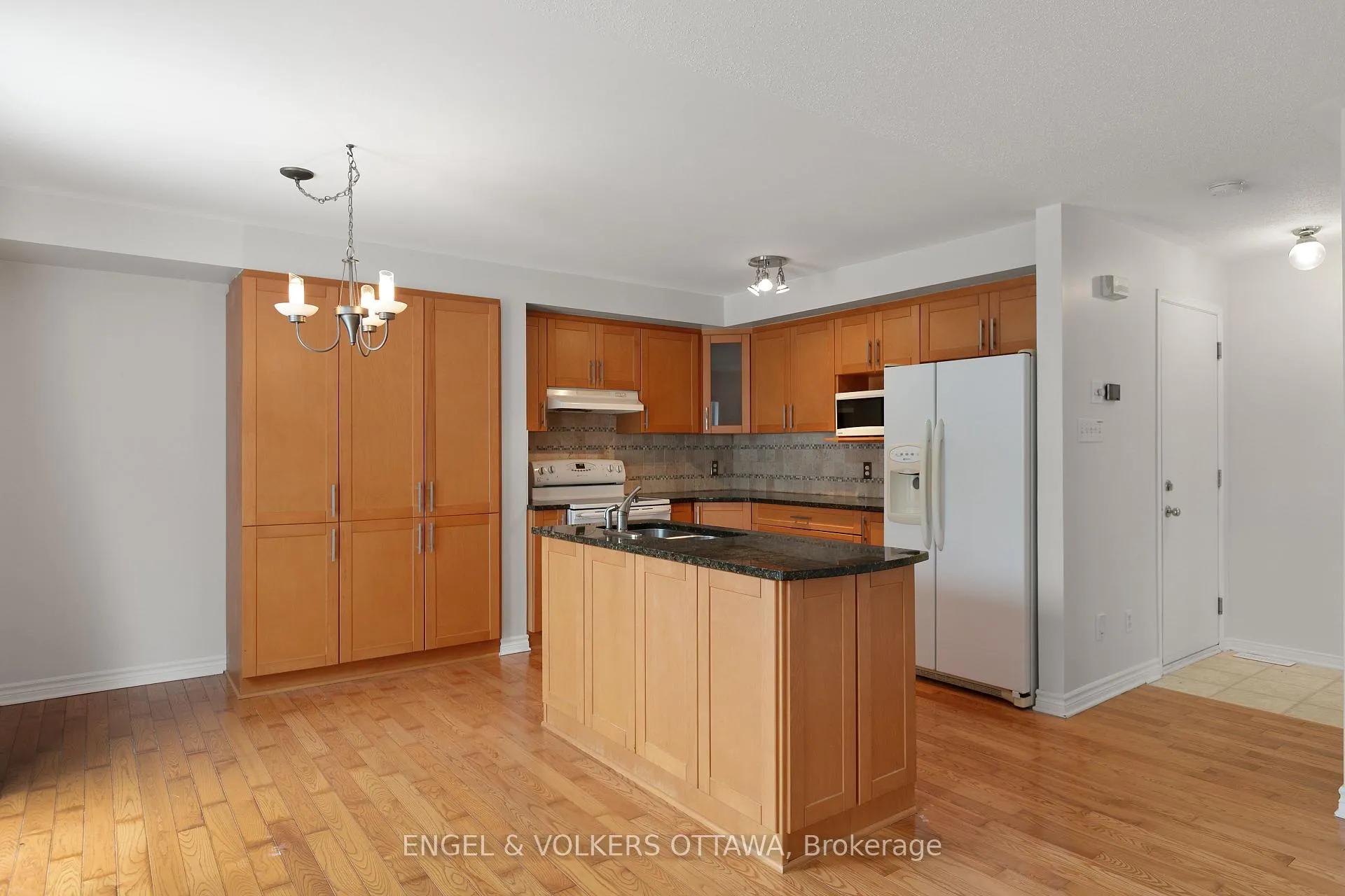 Photo 16 of 14 Gatesbury Street, Ottawa, Barrhaven - Longfields — HOMEH