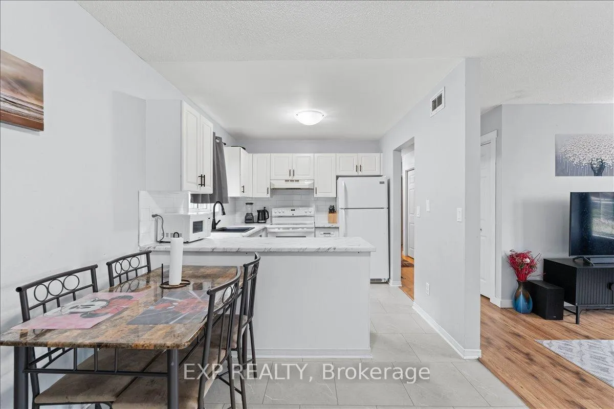 Photo 5 of Unit Upper, 3 Clifford Street, Belleville, Belleville Ward — HOMEH