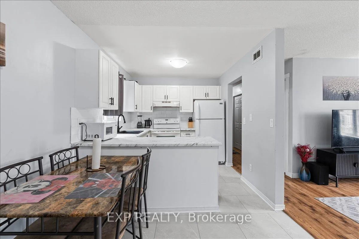 Photo 7 of Unit Upper, 3 Clifford Street, Belleville, Belleville Ward — HOMEH