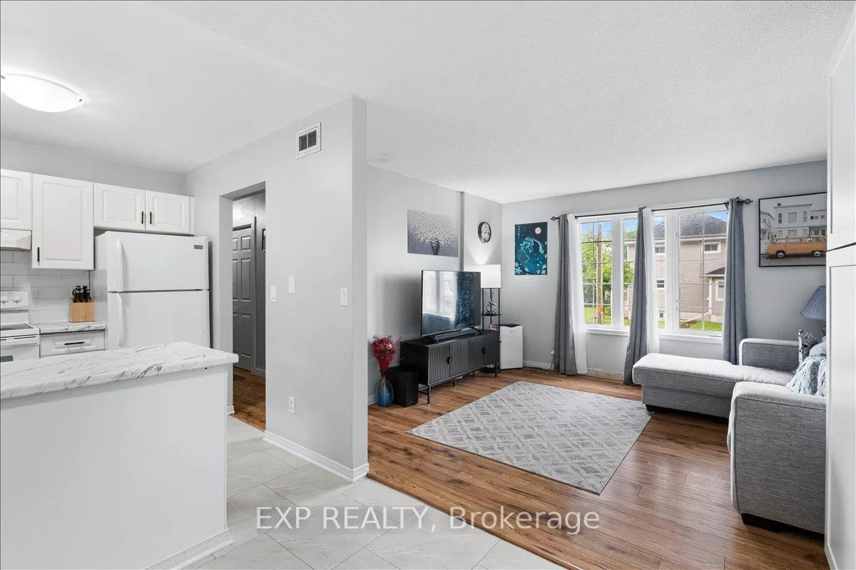 Photo 8 of Unit Upper, 3 Clifford Street, Belleville, Belleville Ward — HOMEH