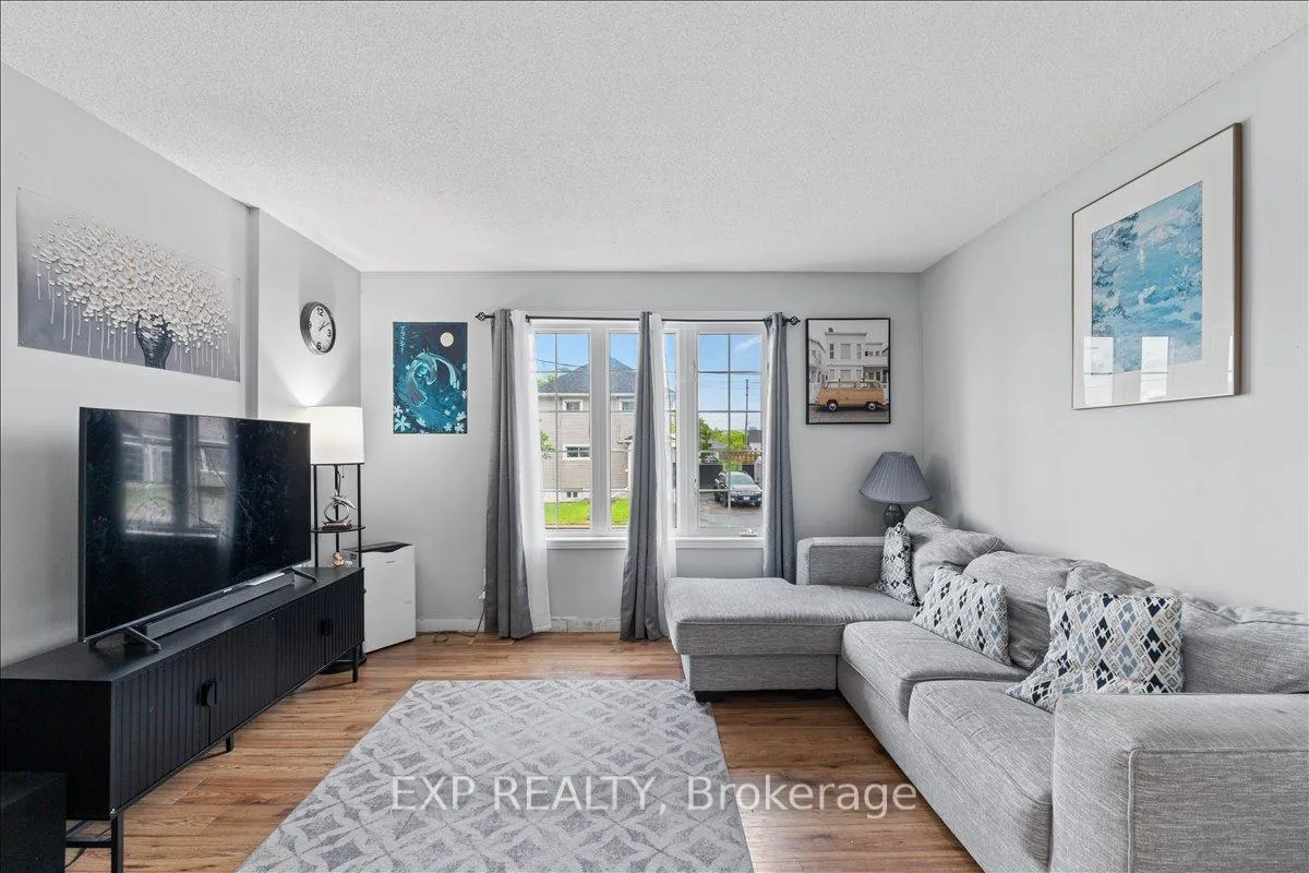 Photo 9 of Unit Upper, 3 Clifford Street, Belleville, Belleville Ward — HOMEH