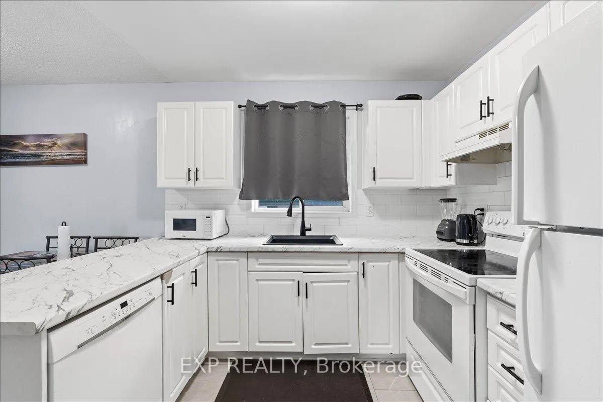 Photo 11 of Unit Upper, 3 Clifford Street, Belleville, Belleville Ward — HOMEH