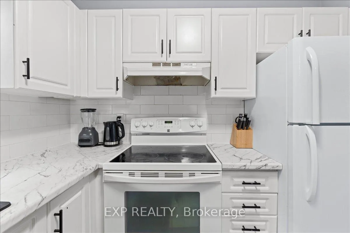 Photo 12 of Unit Upper, 3 Clifford Street, Belleville, Belleville Ward — HOMEH