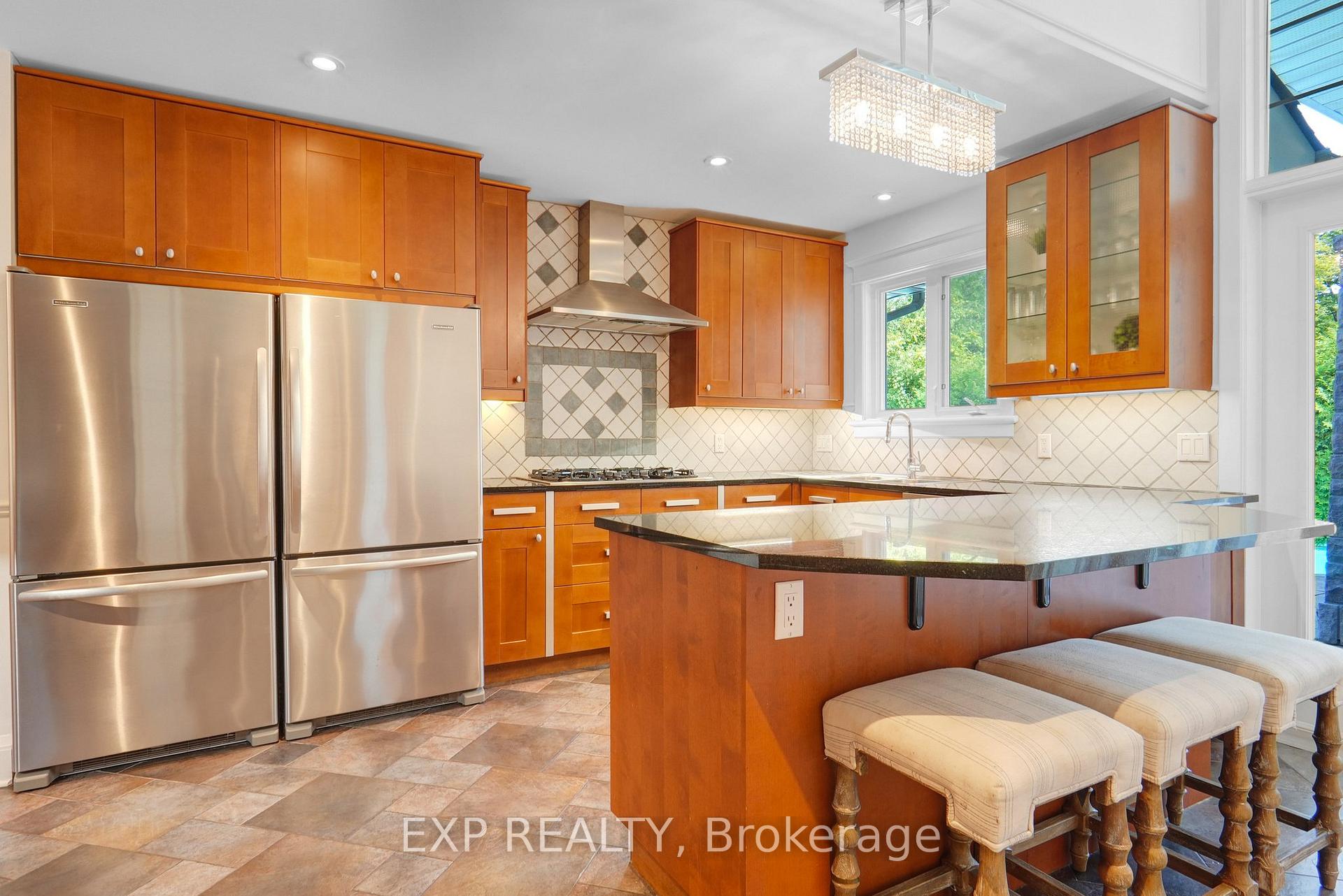 Photo 5 of 72 Delong Drive, Ottawa, Rothwell Heights — HOMEH