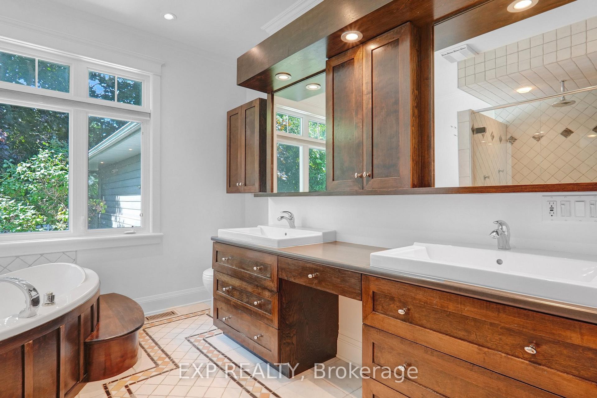 Photo 14 of 72 Delong Drive, Ottawa, Rothwell Heights — HOMEH