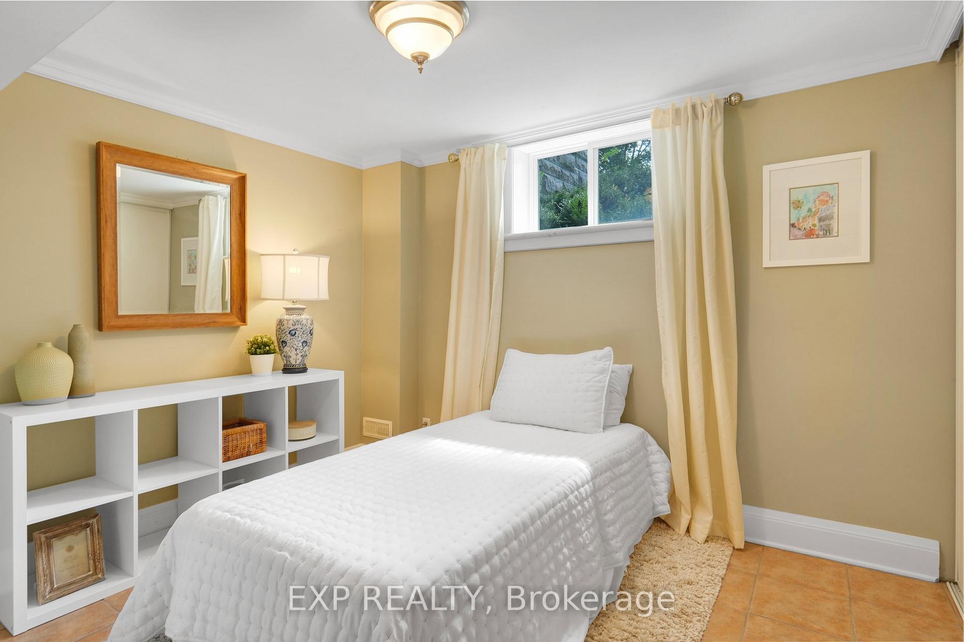 Photo 22 of 72 Delong Drive, Ottawa, Rothwell Heights — HOMEH