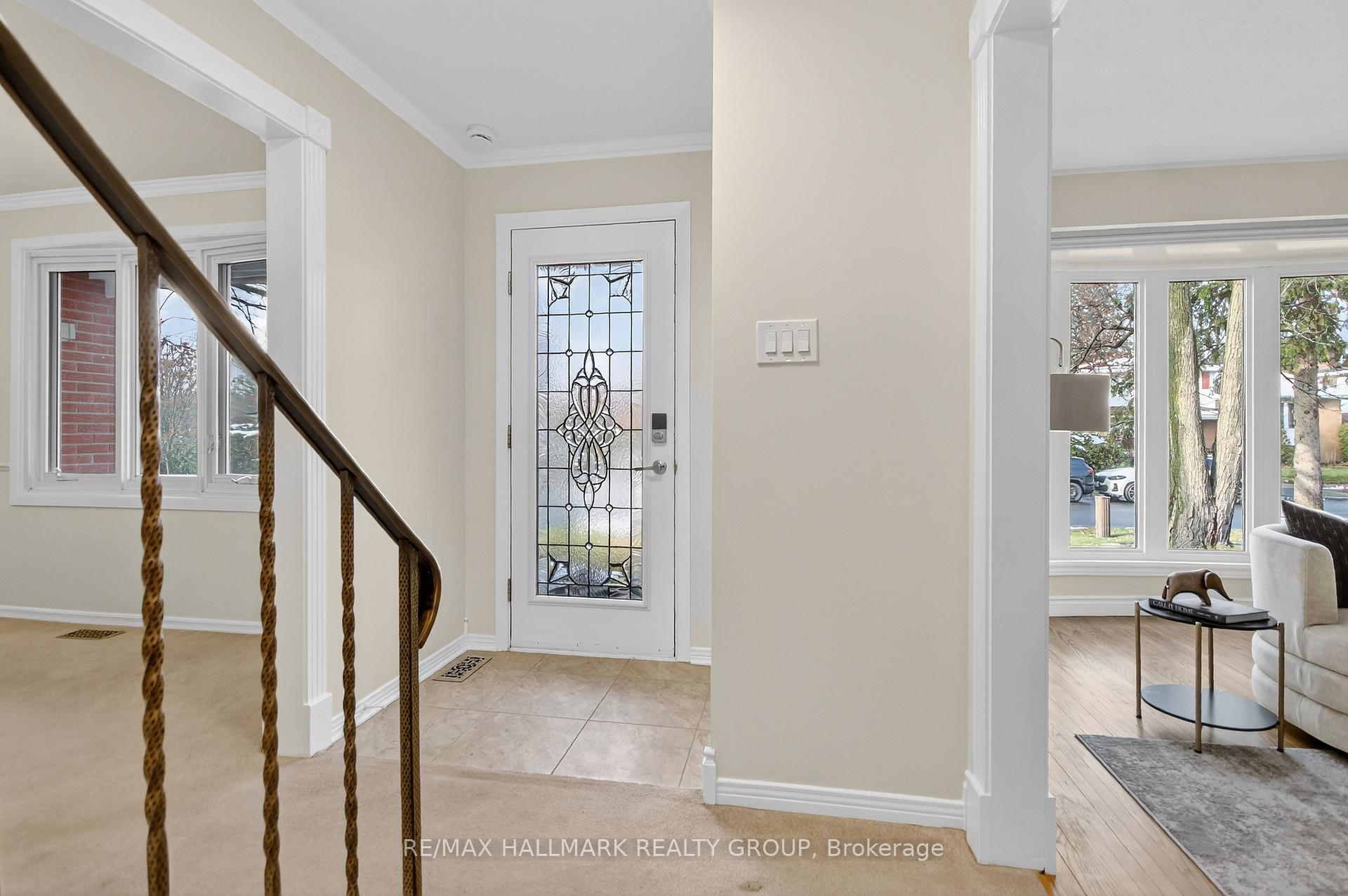 Photo 3 of 89 Westpark Drive, Ottawa, Blackburn Hamlet — HOMEH
