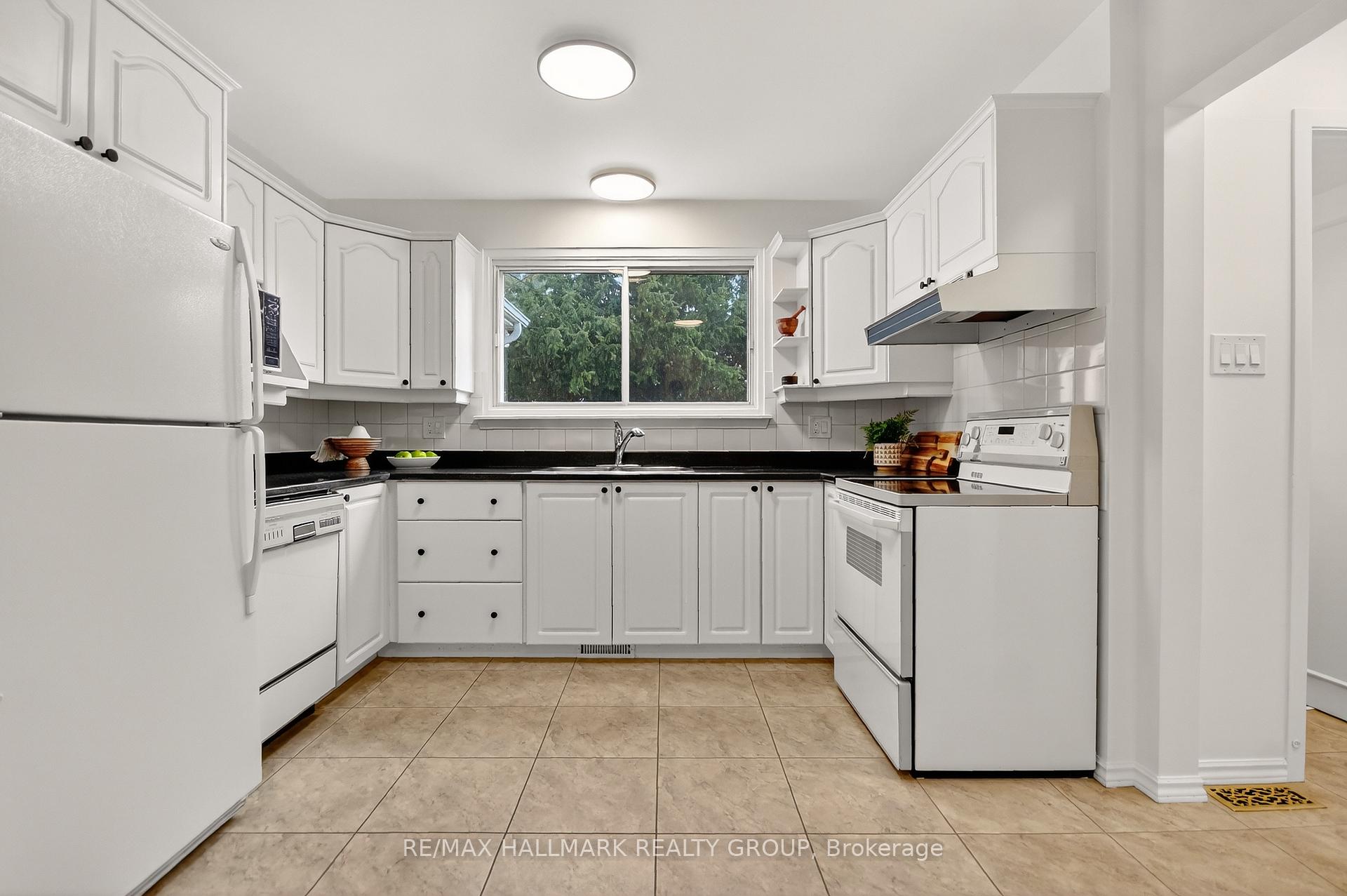 Photo 12 of 89 Westpark Drive, Ottawa, Blackburn Hamlet — HOMEH