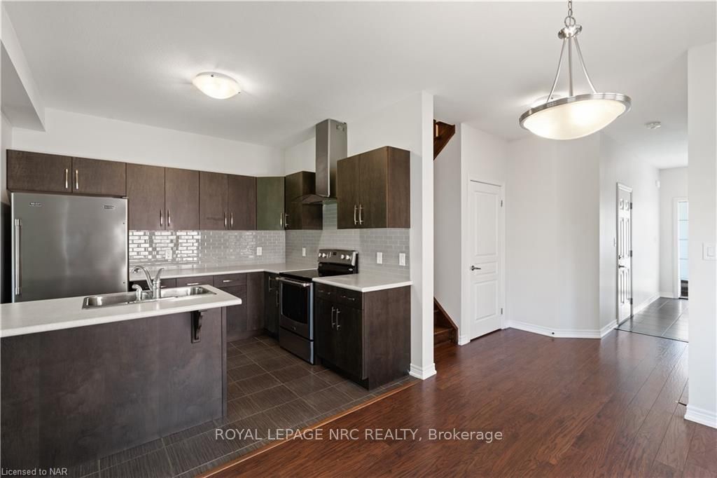 Photo 5 of 21 Elderberry Road, Thorold, Confederation Heights — HOMEH