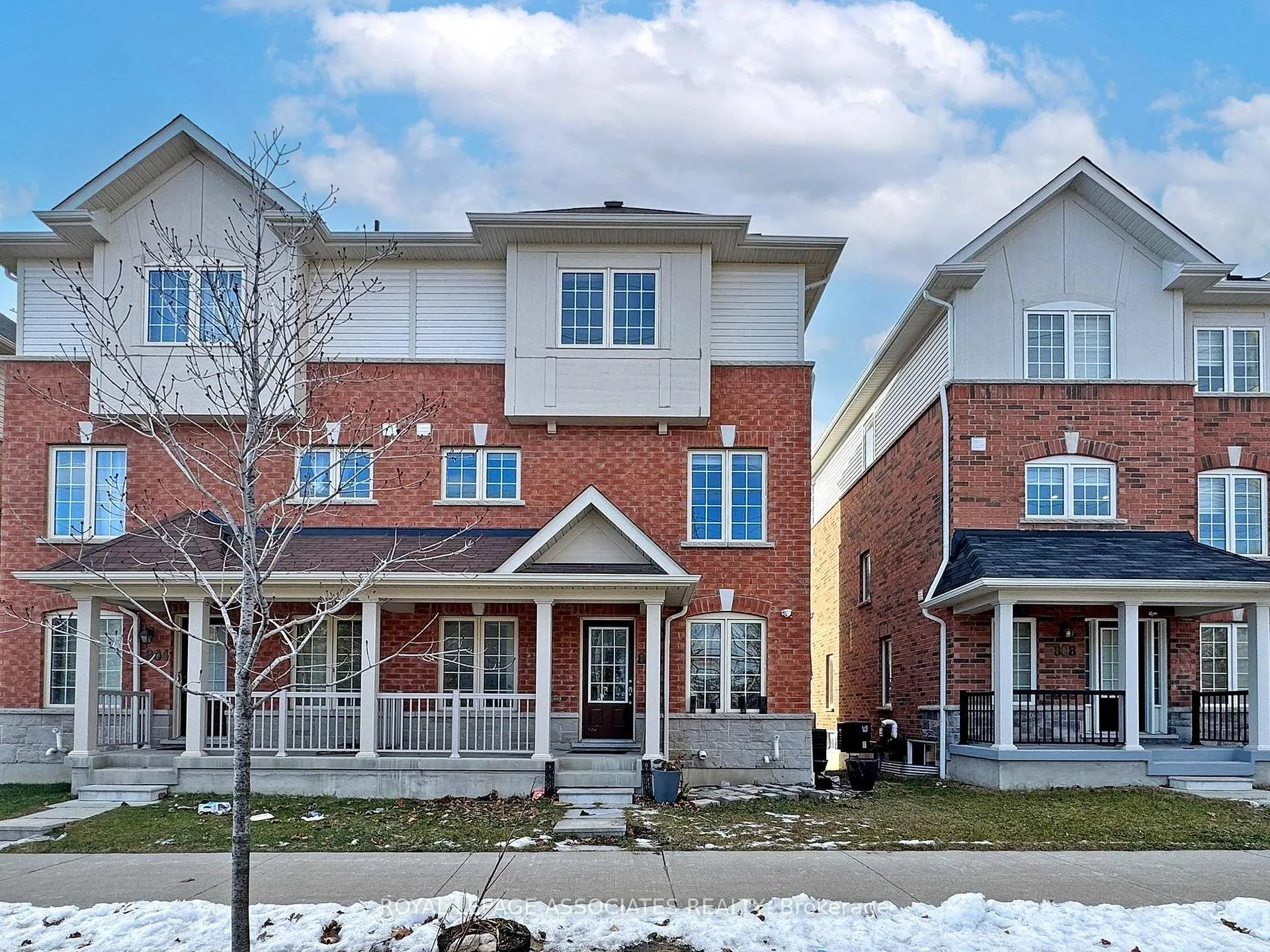 Front of 806 Audley Road N