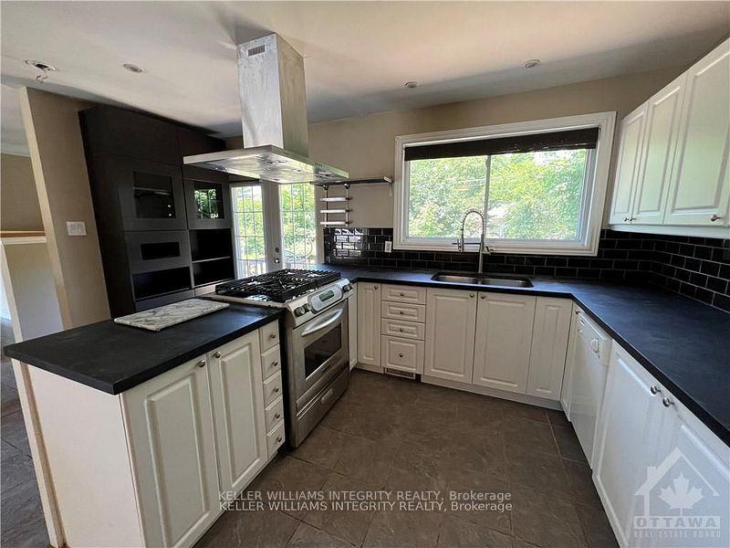 Photo 6 of 17 Grangemill Avenue, Ottawa, Lynwood Village — HOMEH
