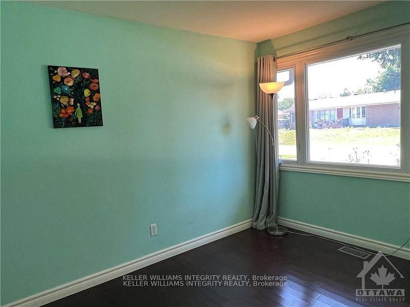 Photo 9 of 17 Grangemill Avenue, Ottawa, Lynwood Village — HOMEH