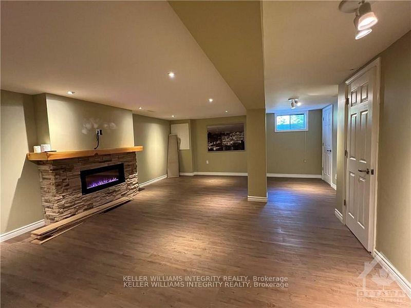 Photo 13 of 17 Grangemill Avenue, Ottawa, Lynwood Village — HOMEH