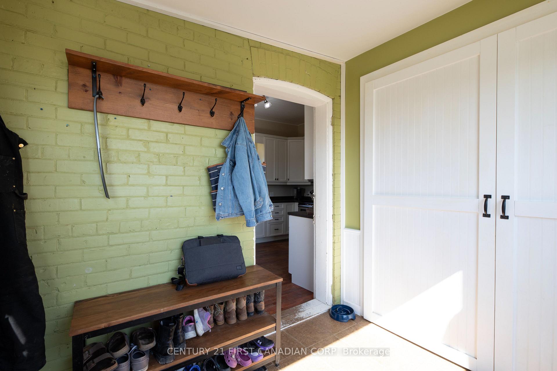 Photo 7 of 30159 Centre DR Road, Adelaide Metcalfe, Rural Adelaide Metcalfe — HOMEH