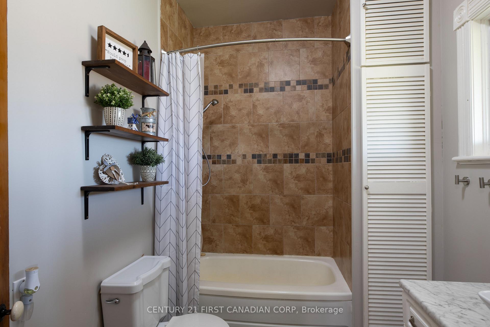 Photo 26 of 30159 Centre DR Road, Adelaide Metcalfe, Rural Adelaide Metcalfe — HOMEH