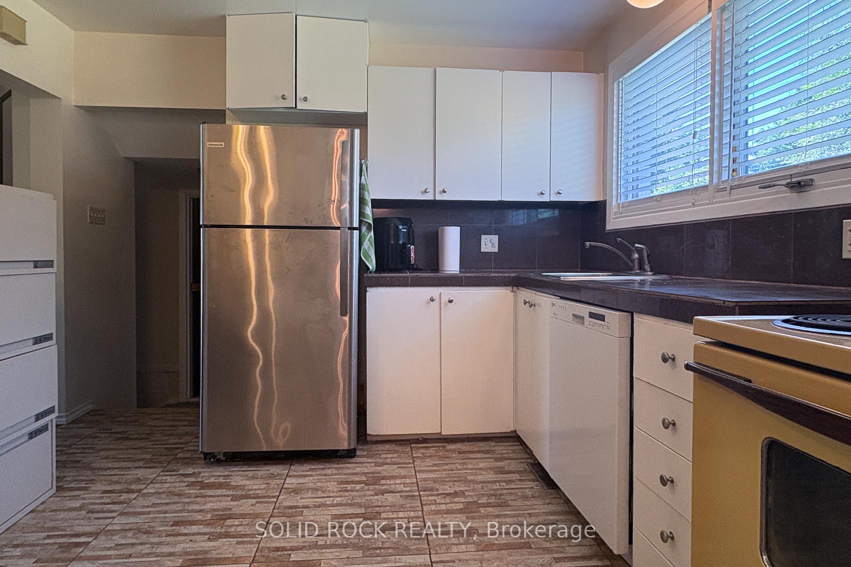 Photo 6 of 2994 Hyde Street, Ottawa, Riverside Park South — HOMEH